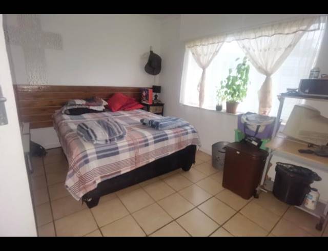 5 BEDROOM HOUSE FOR SALE IN STRUBENVALE